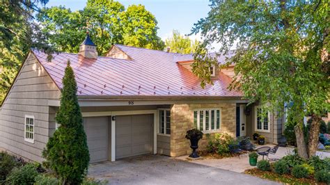 Why Brick Homes with Metal Roofs Is Becoming A Popular Choice In 2024